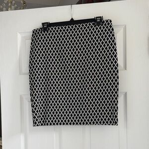Karen Kane Black and White Geometric Pencil Skirt